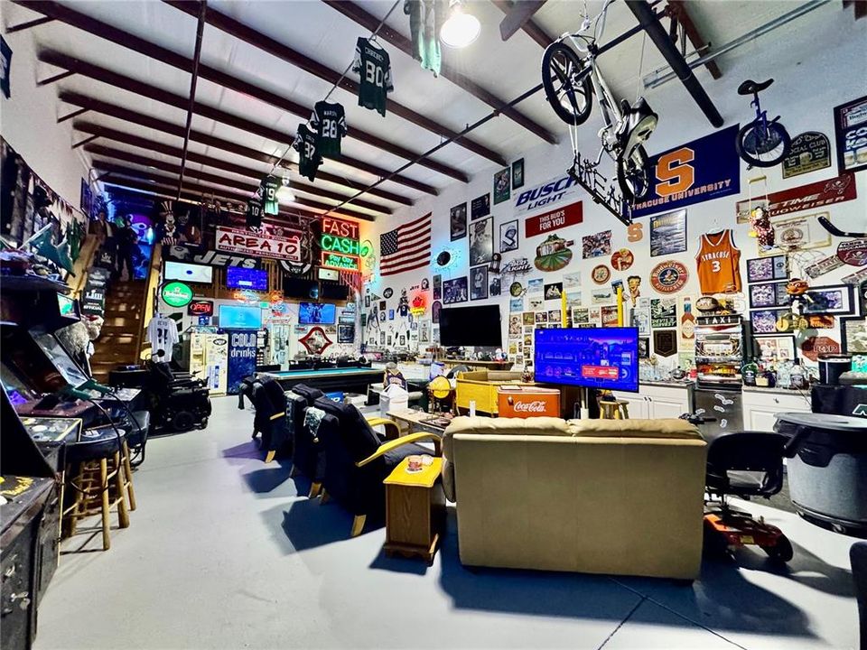 待售: $949,000 (0 贝兹, 0 浴室, 1725 平方英尺)