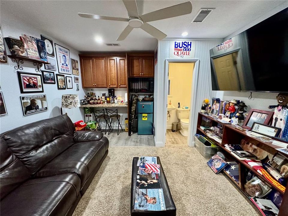 待售: $949,000 (0 贝兹, 0 浴室, 1725 平方英尺)