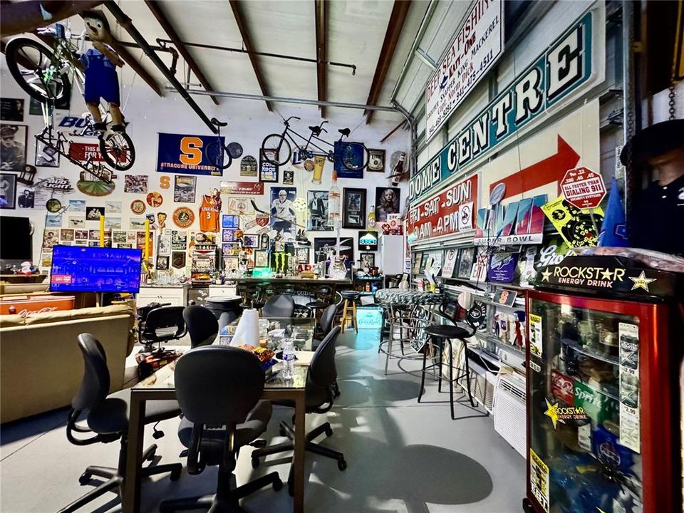 待售: $949,000 (0 贝兹, 0 浴室, 1725 平方英尺)