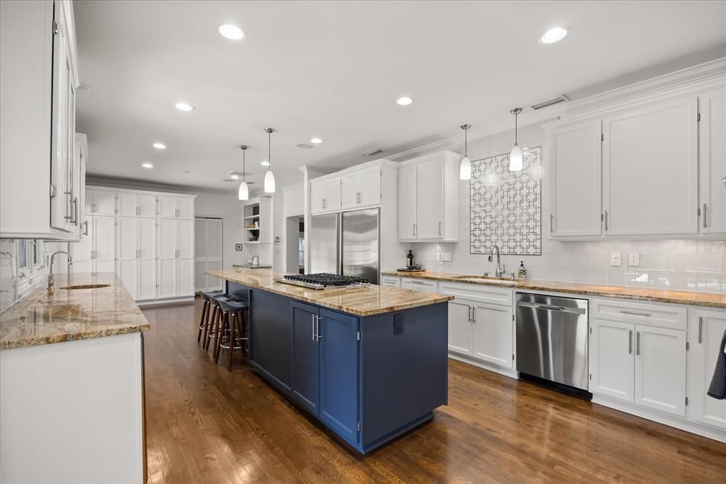 待售: $2,345,000 (4 贝兹, 3 浴室, 3986 平方英尺)