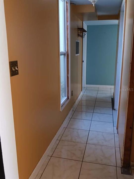 待售: $114,900 (1 贝兹, 2 浴室, 802 平方英尺)