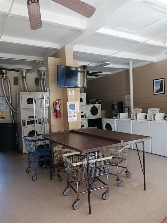 待售: $114,900 (1 贝兹, 2 浴室, 802 平方英尺)