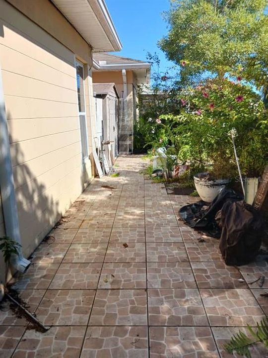 待售: $114,900 (1 贝兹, 2 浴室, 802 平方英尺)