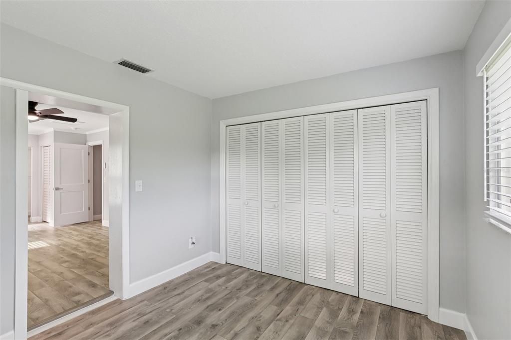 出租: $2,400 (2 贝兹, 2 浴室, 1578 平方英尺)