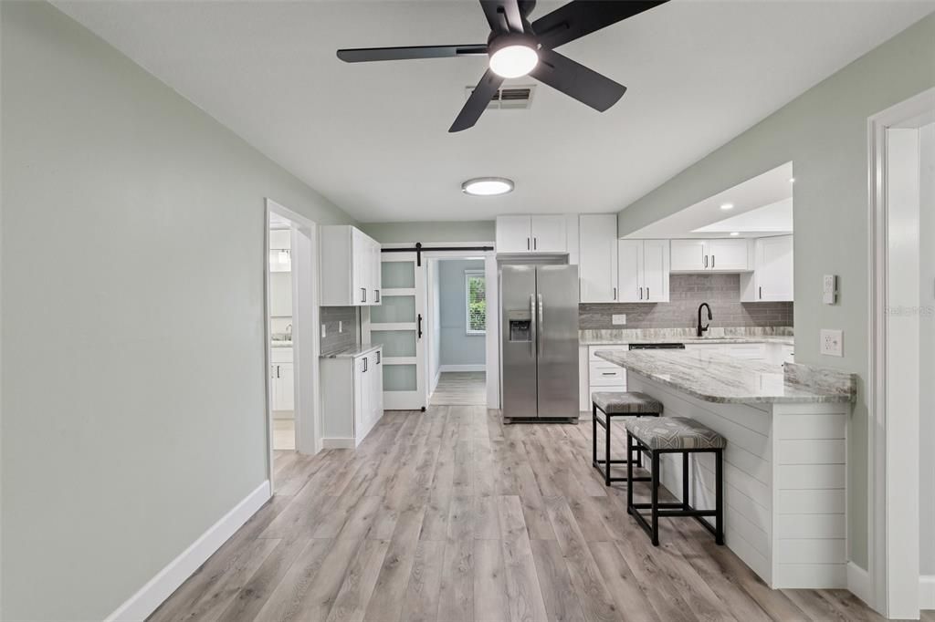 出租: $2,400 (2 贝兹, 2 浴室, 1578 平方英尺)