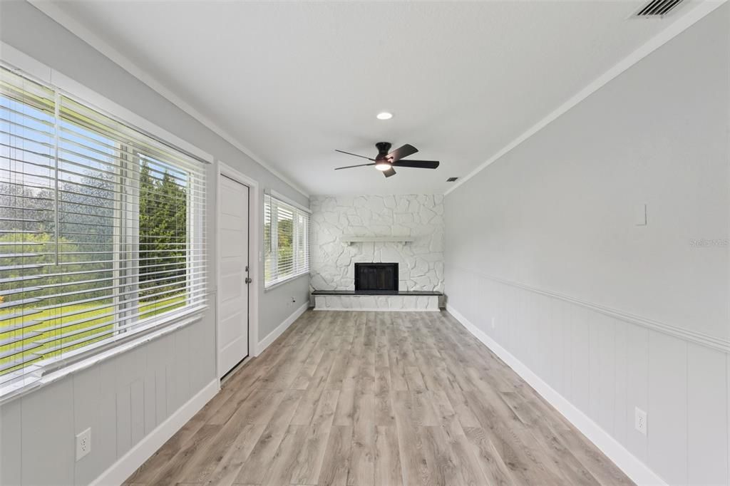 出租: $2,400 (2 贝兹, 2 浴室, 1578 平方英尺)