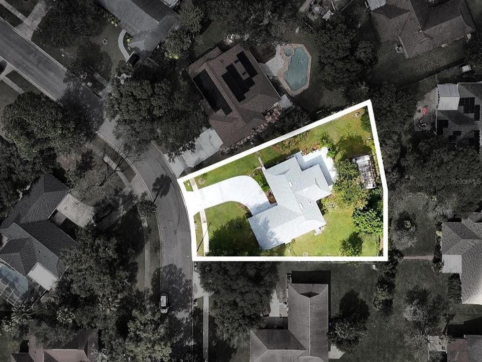 合同活跃: $376,000 (3 贝兹, 2 浴室, 1427 平方英尺)