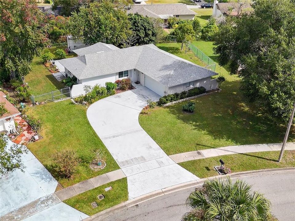 合同活跃: $376,000 (3 贝兹, 2 浴室, 1427 平方英尺)