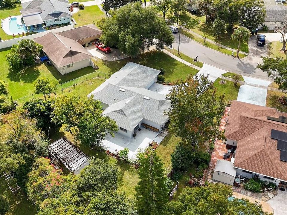 合同活跃: $376,000 (3 贝兹, 2 浴室, 1427 平方英尺)