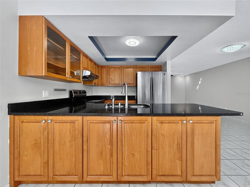 合同活跃: $376,000 (3 贝兹, 2 浴室, 1427 平方英尺)