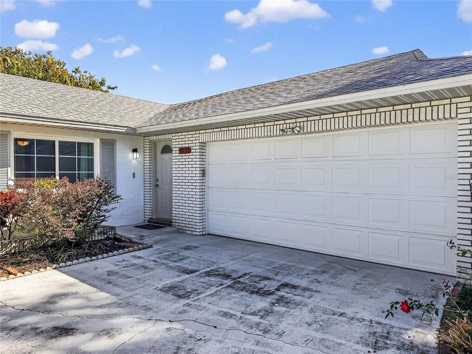 合同活跃: $376,000 (3 贝兹, 2 浴室, 1427 平方英尺)