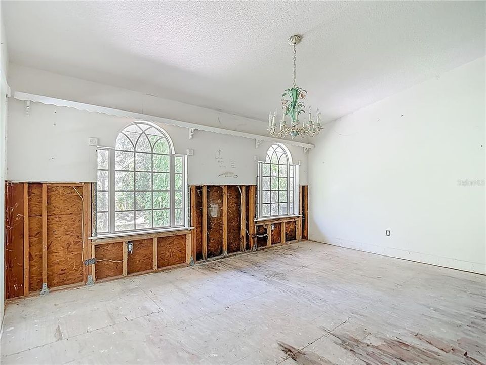 For Sale: $449,950 (4 beds, 3 baths, 3087 Square Feet)