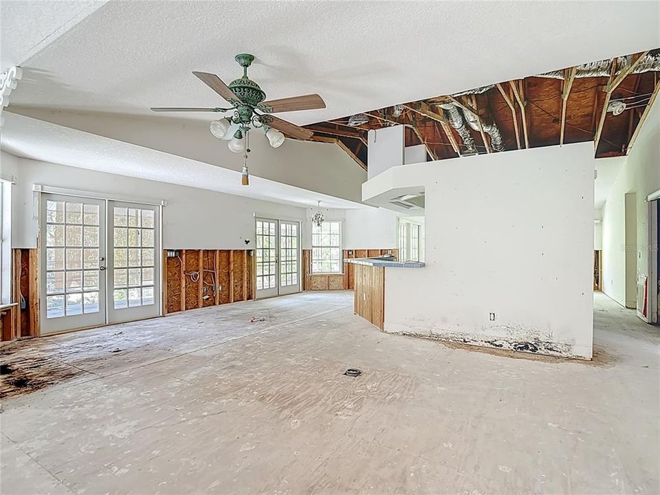 For Sale: $449,950 (4 beds, 3 baths, 3087 Square Feet)