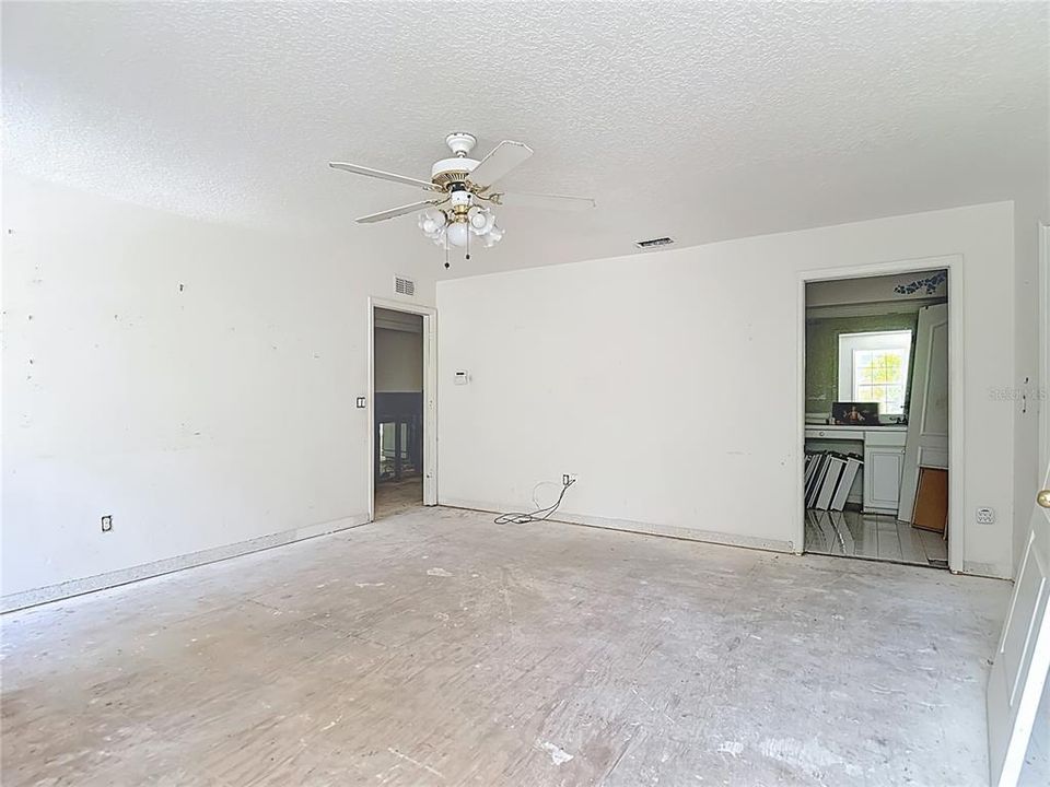 For Sale: $449,950 (4 beds, 3 baths, 3087 Square Feet)