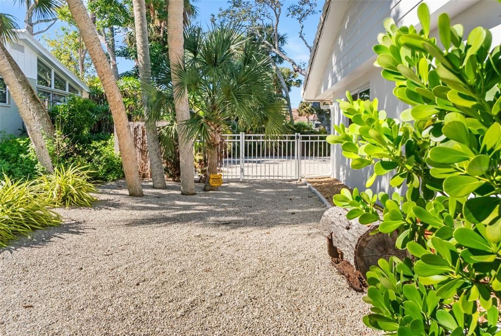 For Sale: $1,000,000 (4 beds, 2 baths, 1859 Square Feet)