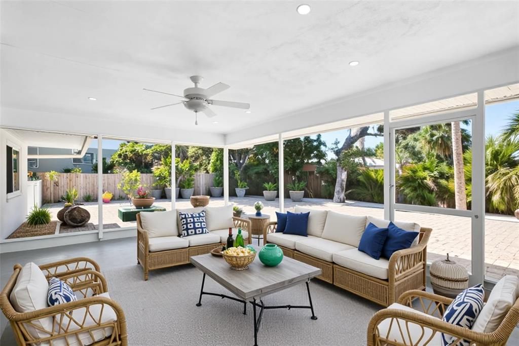 For Sale: $1,000,000 (4 beds, 2 baths, 1859 Square Feet)