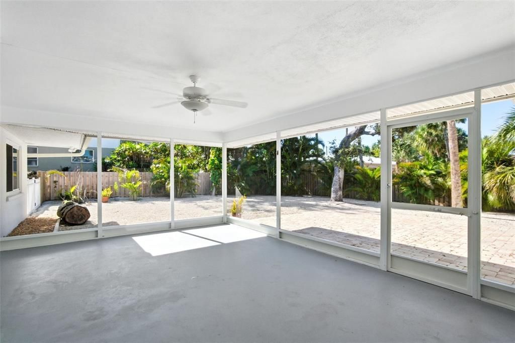 For Sale: $1,000,000 (4 beds, 2 baths, 1859 Square Feet)