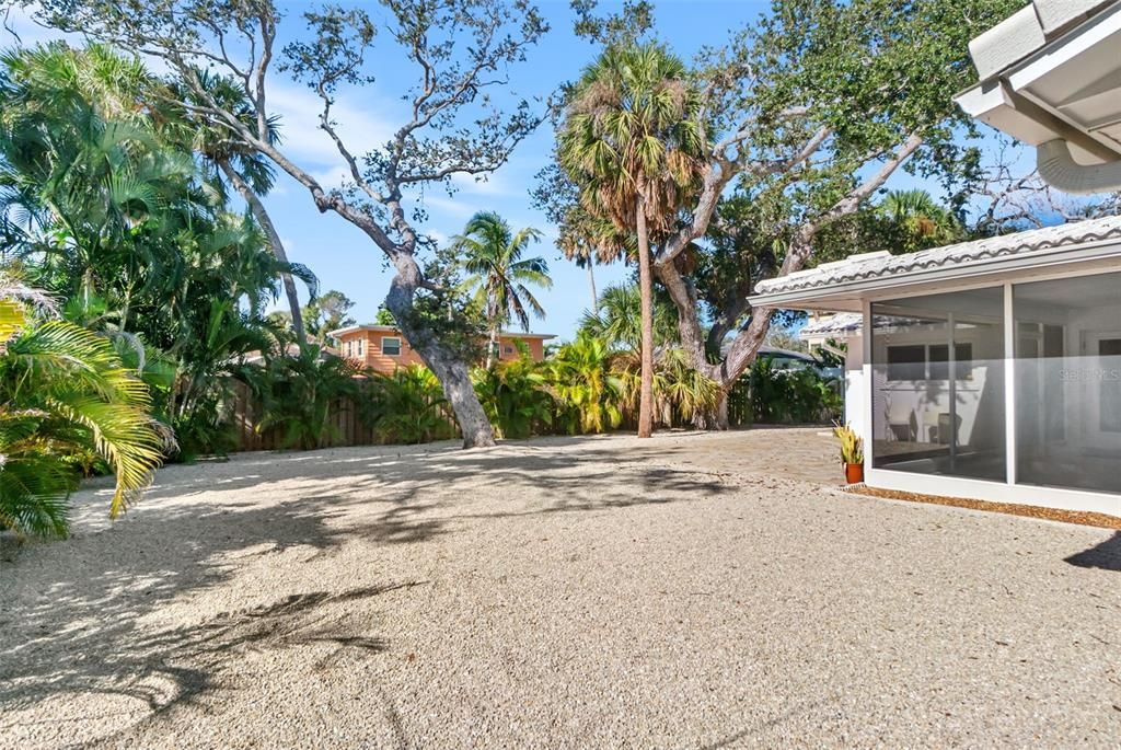 For Sale: $1,000,000 (4 beds, 2 baths, 1859 Square Feet)