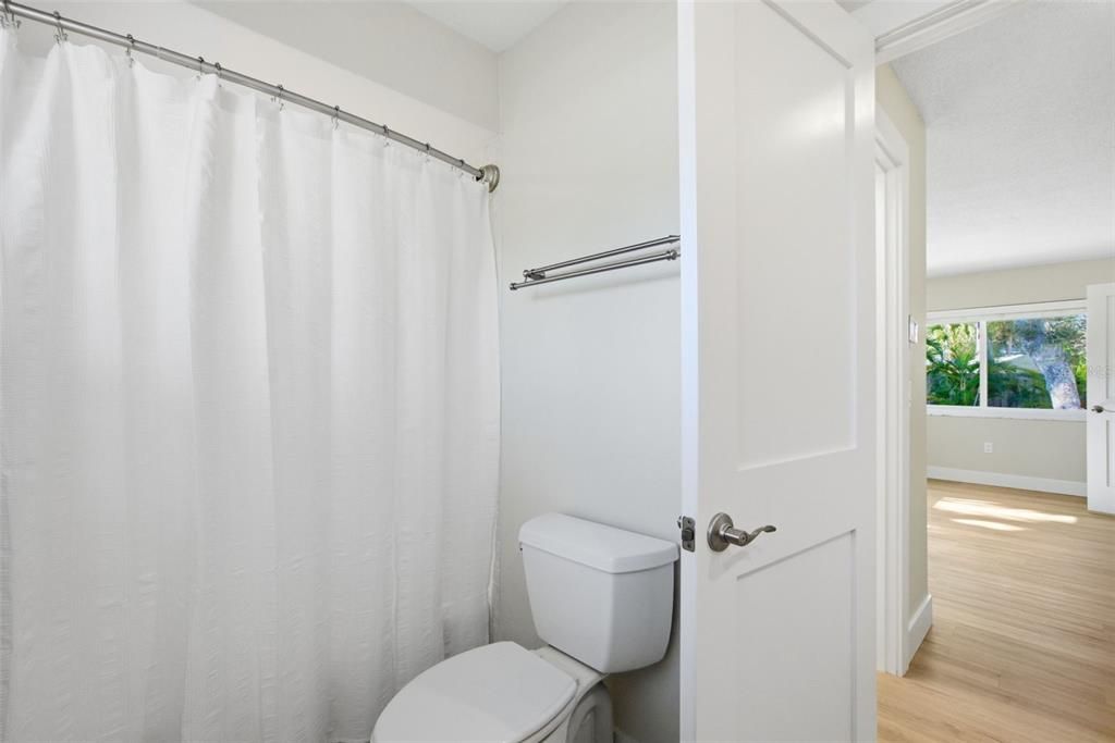 For Sale: $1,000,000 (4 beds, 2 baths, 1859 Square Feet)