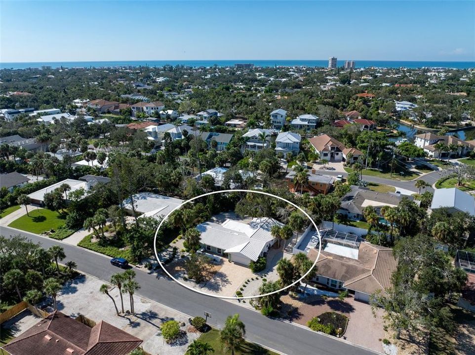 For Sale: $1,000,000 (4 beds, 2 baths, 1859 Square Feet)