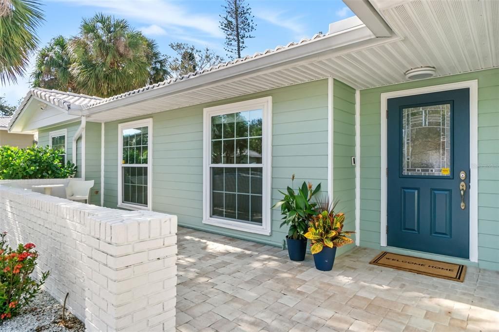 For Sale: $1,000,000 (4 beds, 2 baths, 1859 Square Feet)