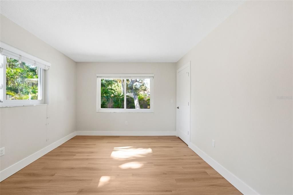 For Sale: $1,000,000 (4 beds, 2 baths, 1859 Square Feet)