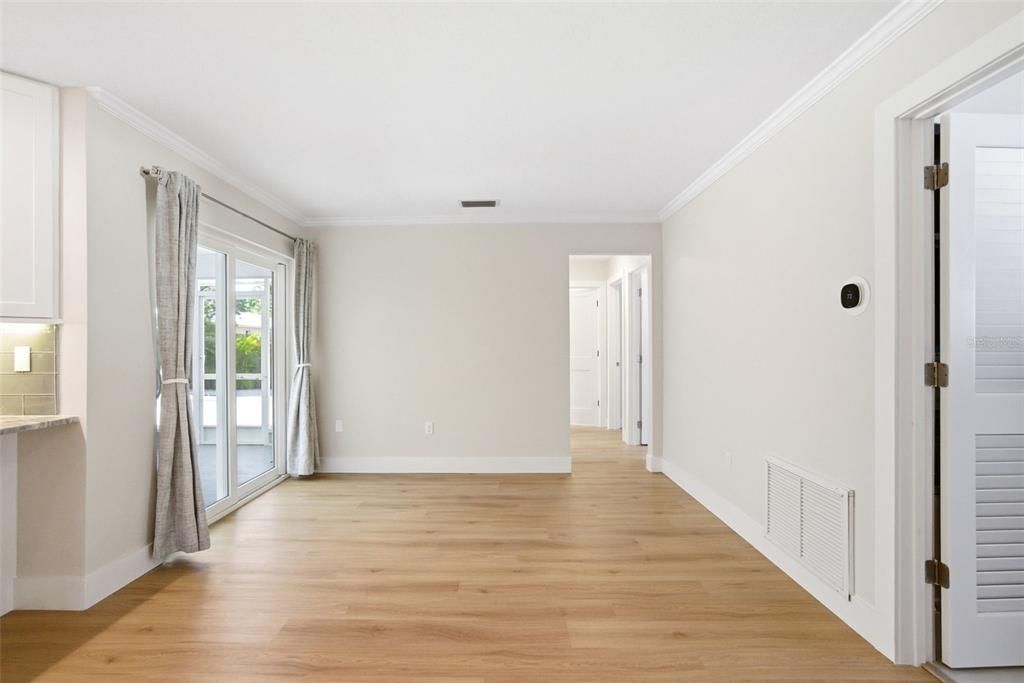 For Sale: $1,000,000 (4 beds, 2 baths, 1859 Square Feet)