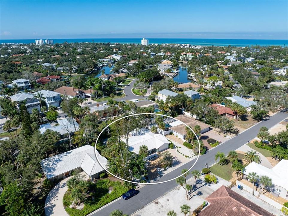 For Sale: $1,000,000 (4 beds, 2 baths, 1859 Square Feet)