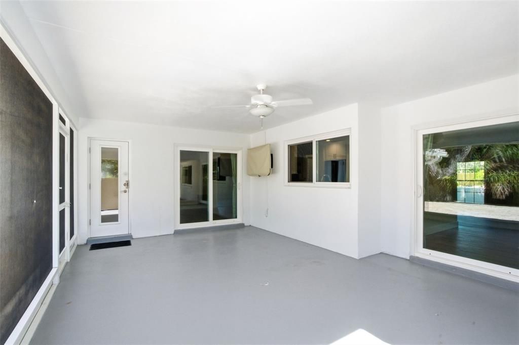 For Sale: $1,000,000 (4 beds, 2 baths, 1859 Square Feet)