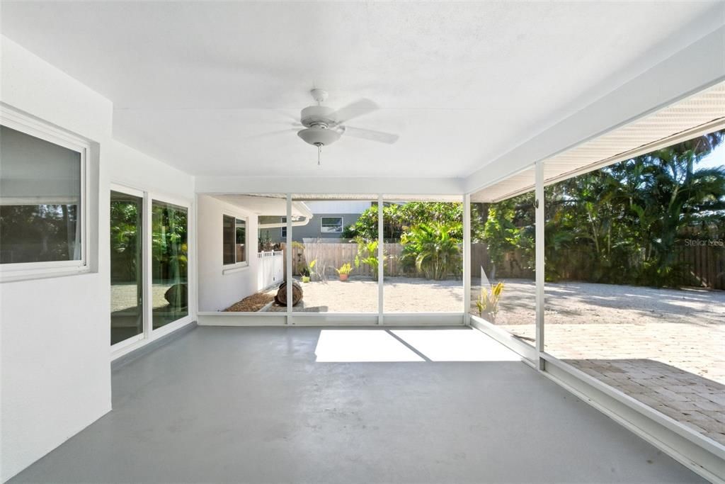 For Sale: $1,000,000 (4 beds, 2 baths, 1859 Square Feet)