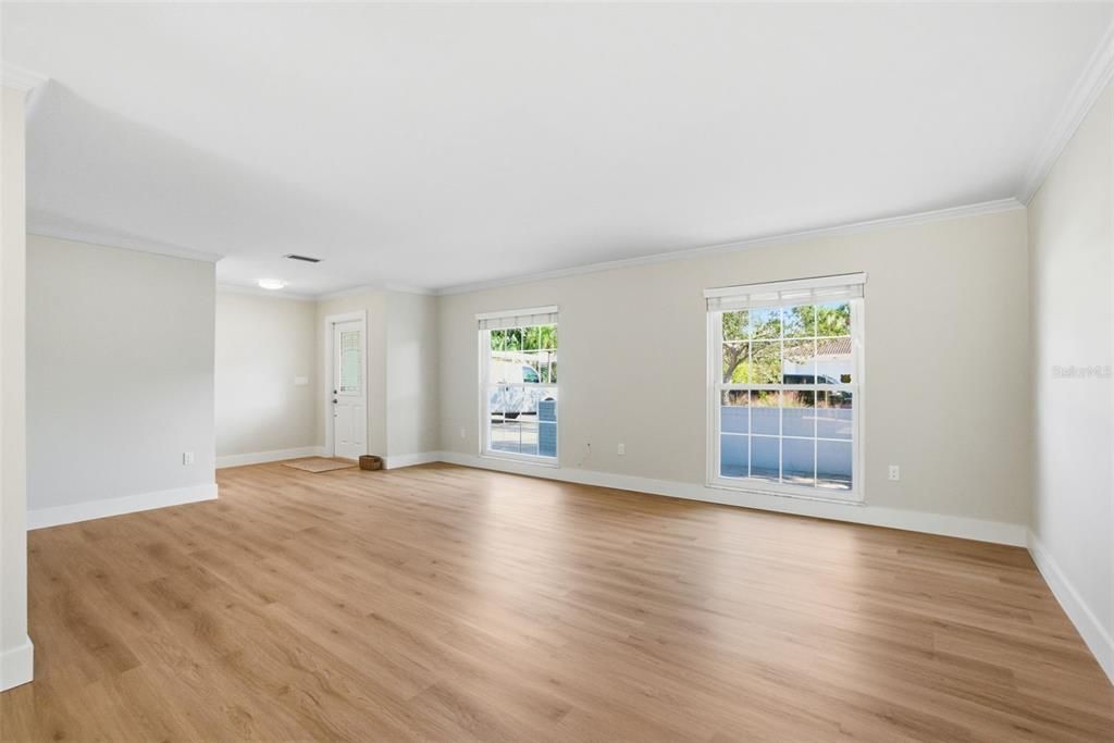 For Sale: $1,000,000 (4 beds, 2 baths, 1859 Square Feet)