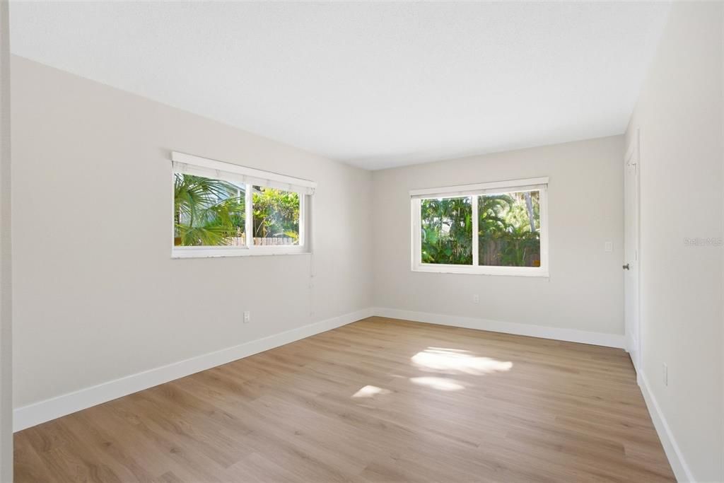 For Sale: $1,000,000 (4 beds, 2 baths, 1859 Square Feet)