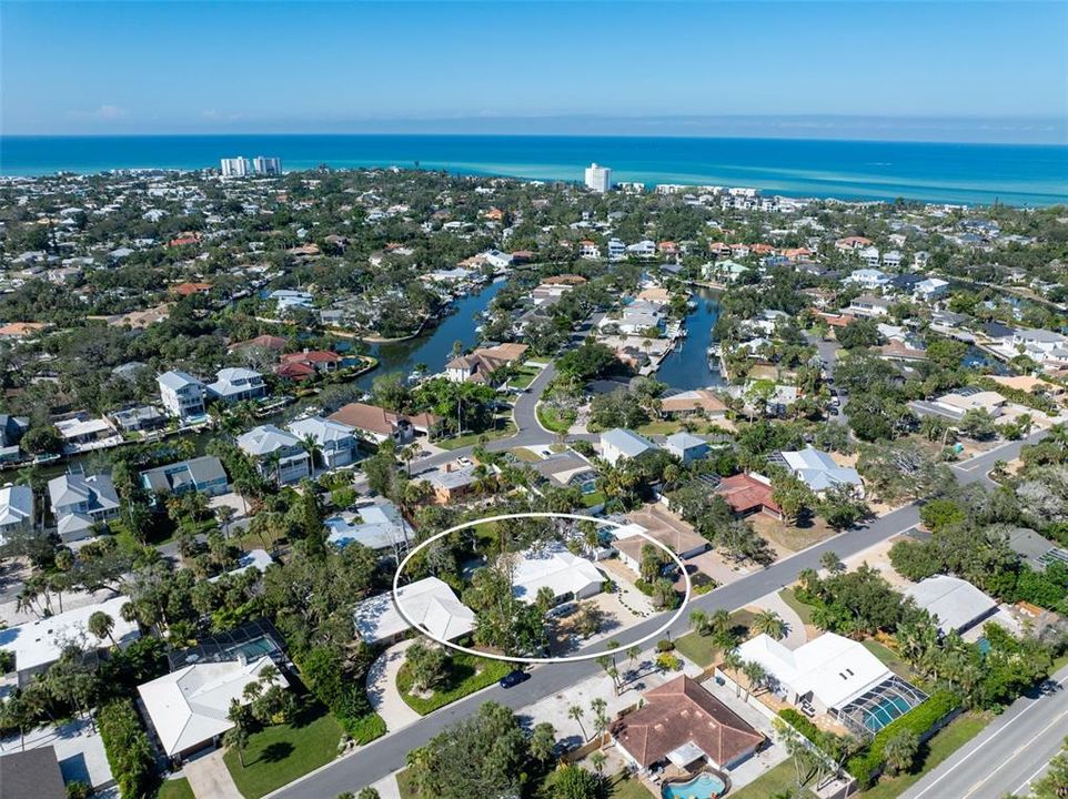 For Sale: $1,000,000 (4 beds, 2 baths, 1859 Square Feet)