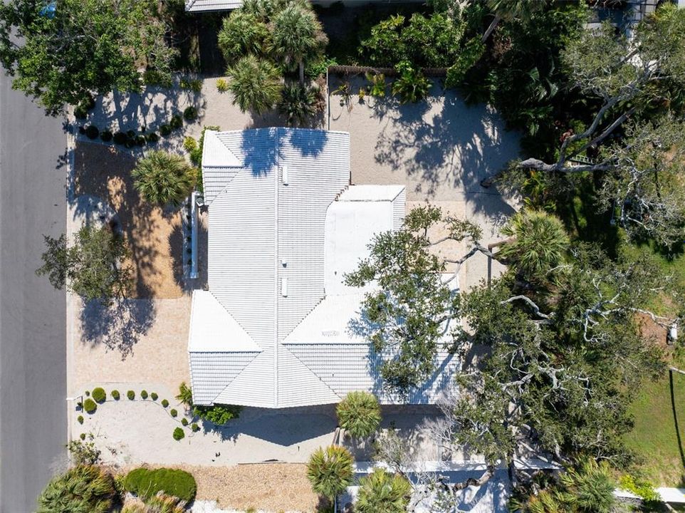 For Sale: $1,000,000 (4 beds, 2 baths, 1859 Square Feet)