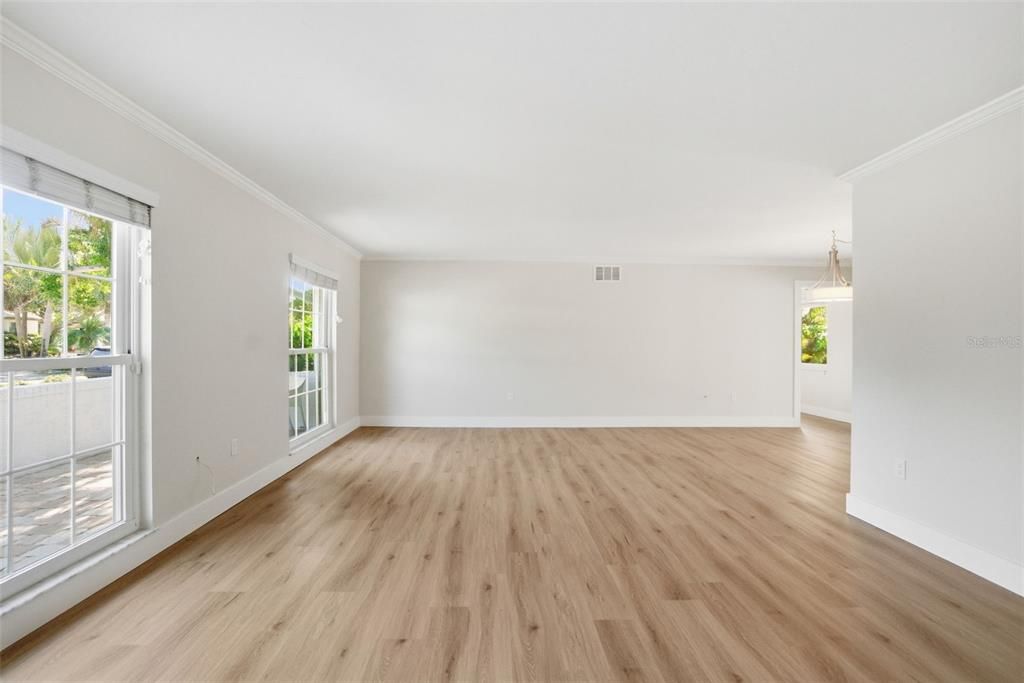 For Sale: $1,000,000 (4 beds, 2 baths, 1859 Square Feet)