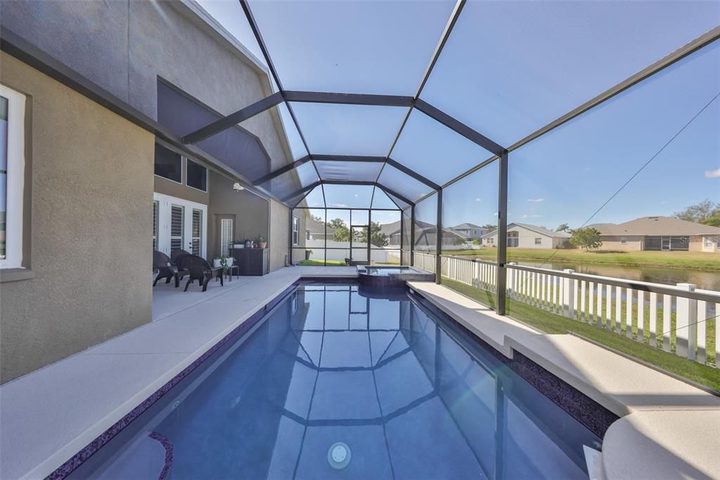 Activo con contrato: $455,000 (4 camas, 3 baños, 2581 Pies cuadrados)