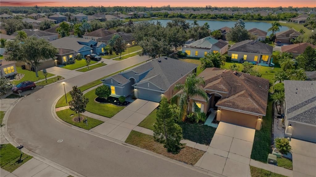 For Sale: $309,000 (4 beds, 2 baths, 1881 Square Feet)