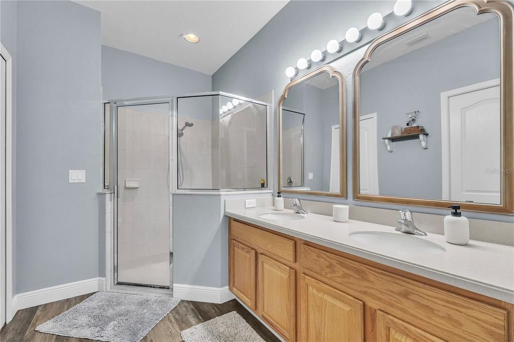 For Sale: $309,000 (4 beds, 2 baths, 1881 Square Feet)