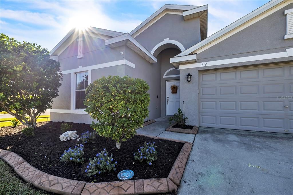 For Sale: $309,000 (4 beds, 2 baths, 1881 Square Feet)