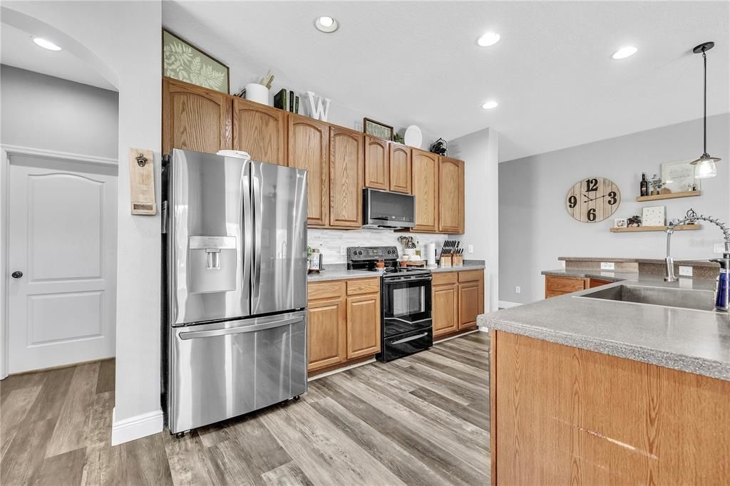 For Sale: $309,000 (4 beds, 2 baths, 1881 Square Feet)