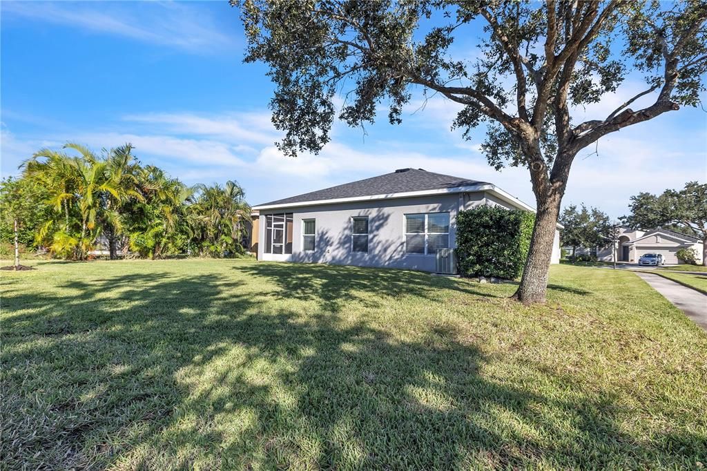 For Sale: $309,000 (4 beds, 2 baths, 1881 Square Feet)