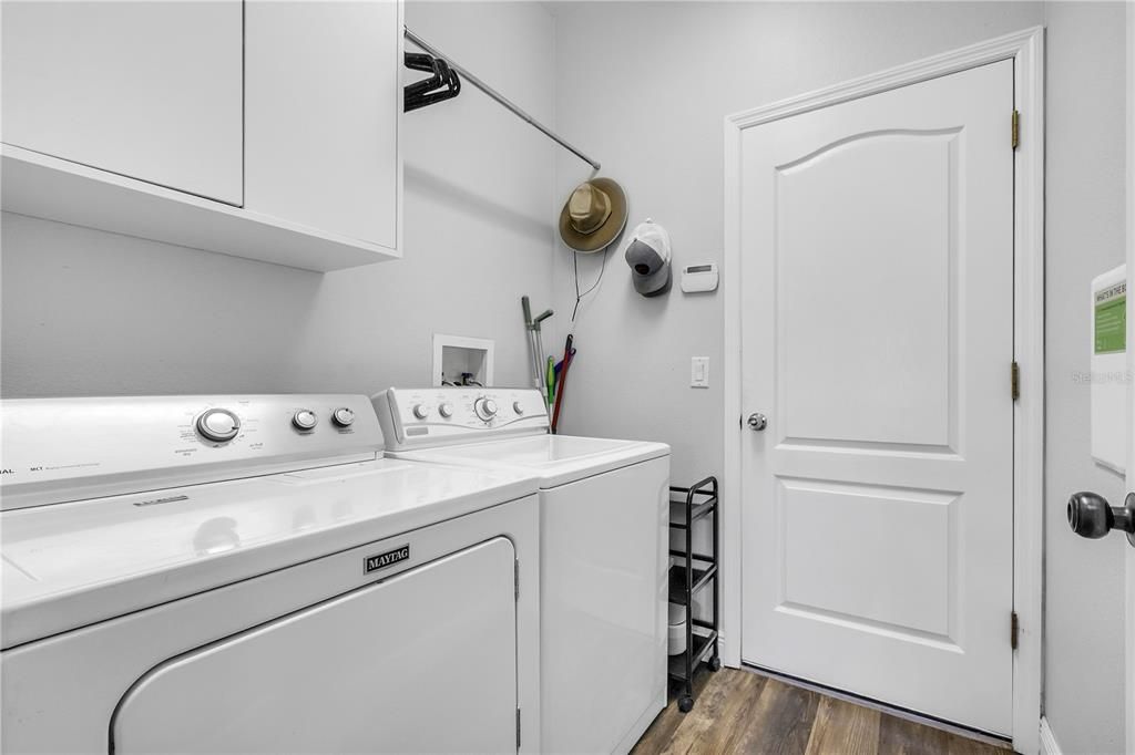 For Sale: $309,000 (4 beds, 2 baths, 1881 Square Feet)