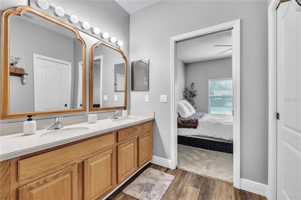 For Sale: $309,000 (4 beds, 2 baths, 1881 Square Feet)