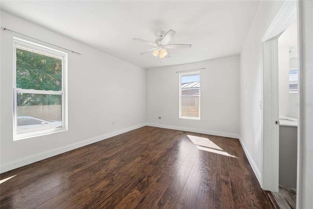 На продажу: $435,000 (5 спален, 3 ванн, 2454 Квадратных фут)