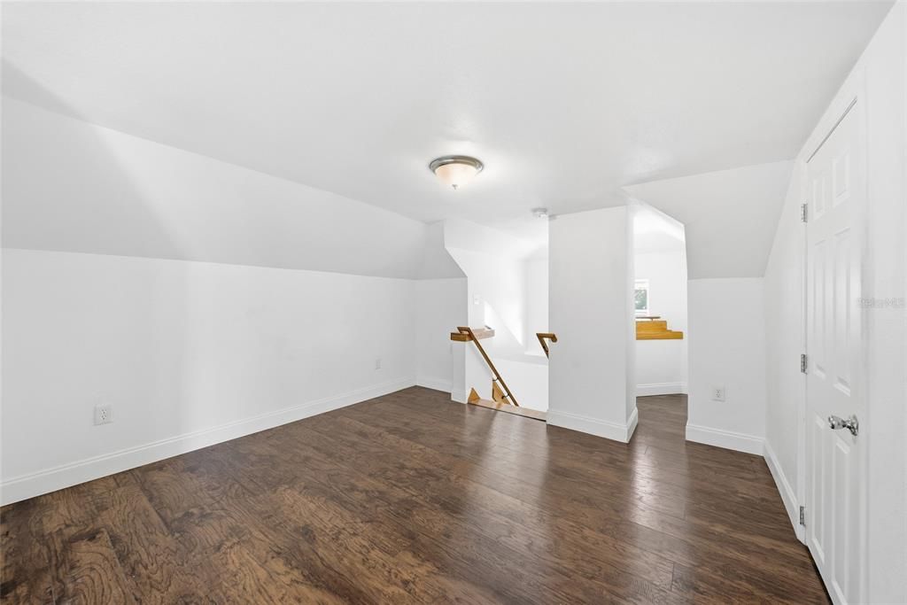 На продажу: $435,000 (5 спален, 3 ванн, 2454 Квадратных фут)