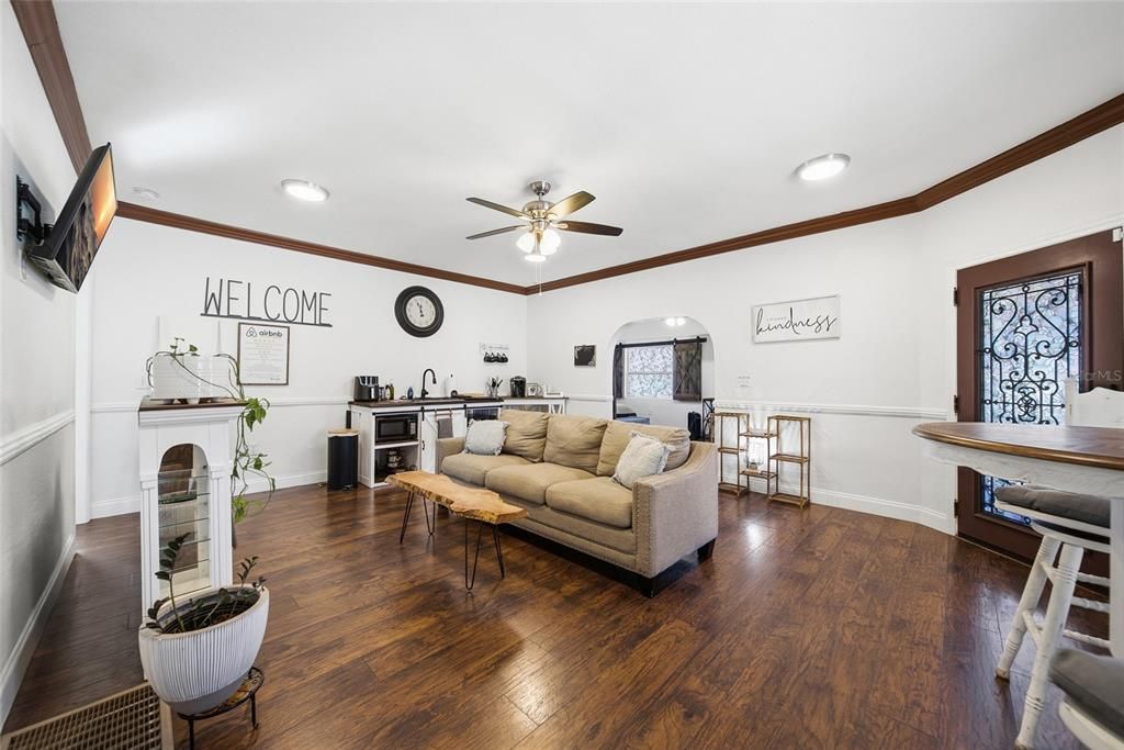 На продажу: $435,000 (5 спален, 3 ванн, 2454 Квадратных фут)