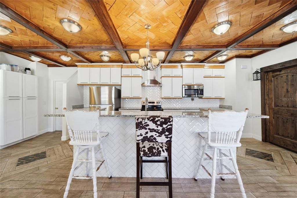 На продажу: $435,000 (5 спален, 3 ванн, 2454 Квадратных фут)