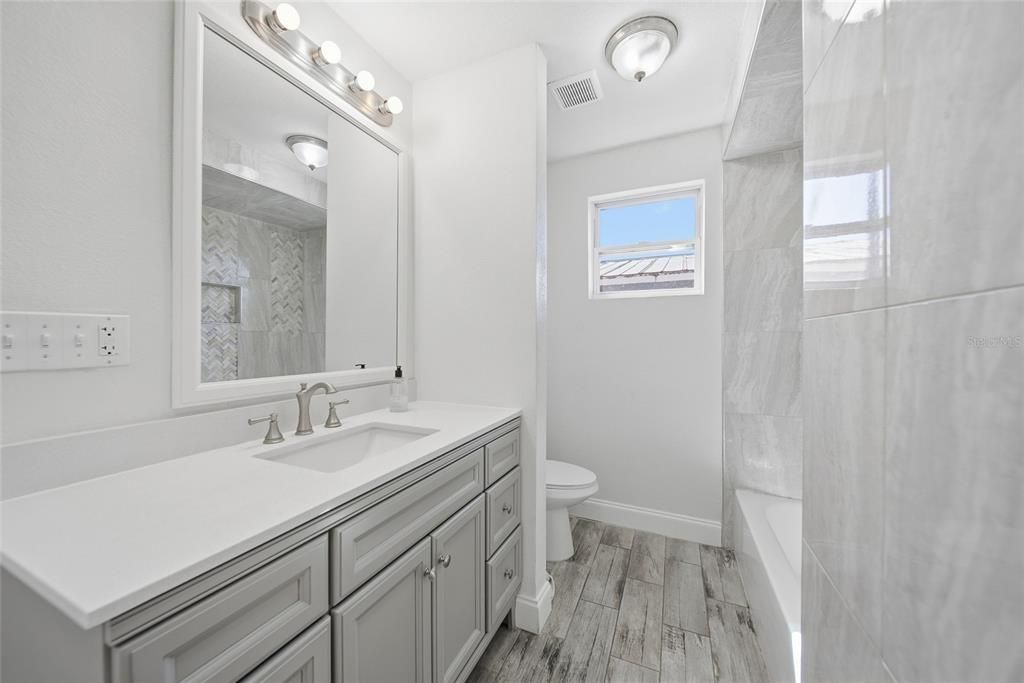 На продажу: $435,000 (5 спален, 3 ванн, 2454 Квадратных фут)