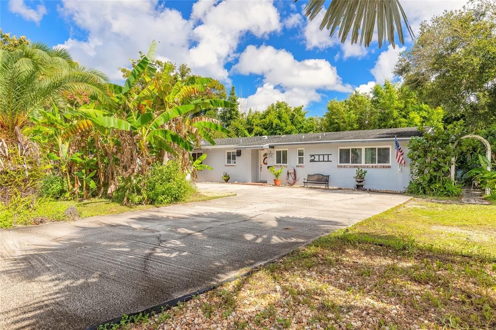 Recently Sold: $315,000 (3 beds, 2 baths, 1431 Square Feet)