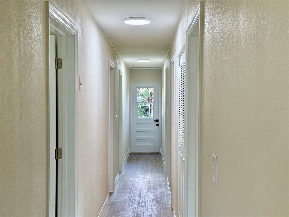 待售: $299,900 (4 贝兹, 2 浴室, 1614 平方英尺)